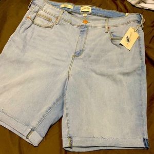 NWT Universal Thread Plus Size Denim Shorts